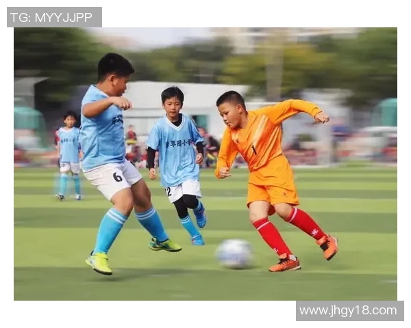 足球尽情挥洒激情与梦想在绿茵场上绽放青春的光芒与希望